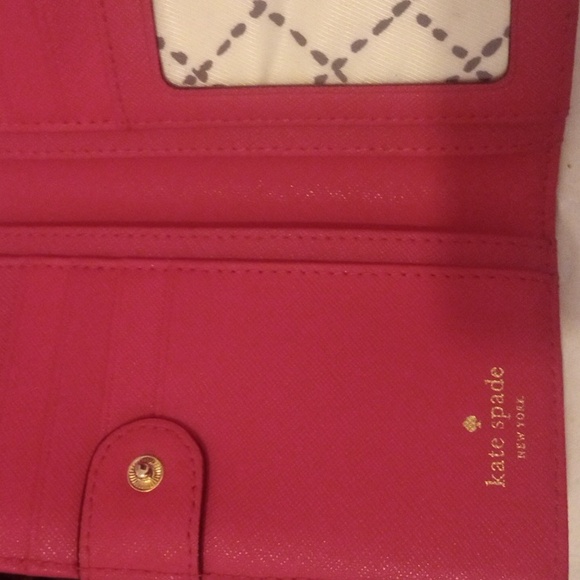 Kate Spade wallet - Picture 3 of 3
